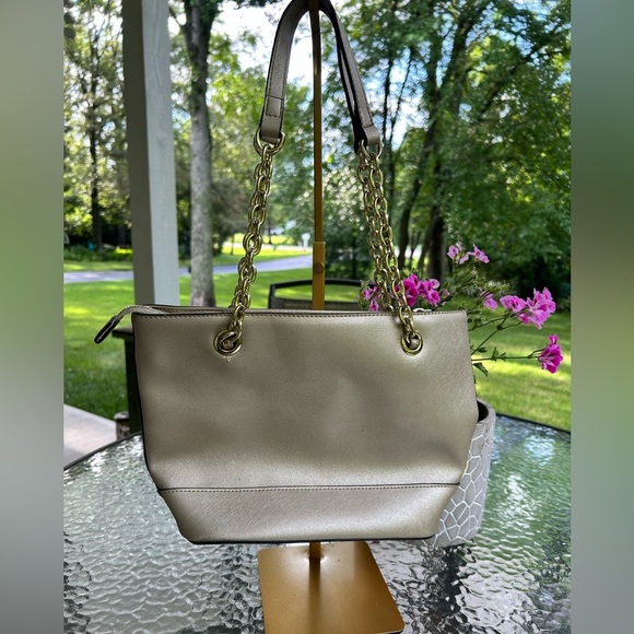 Anne Klein elegant gold Tone purse - Picture 7 of 8